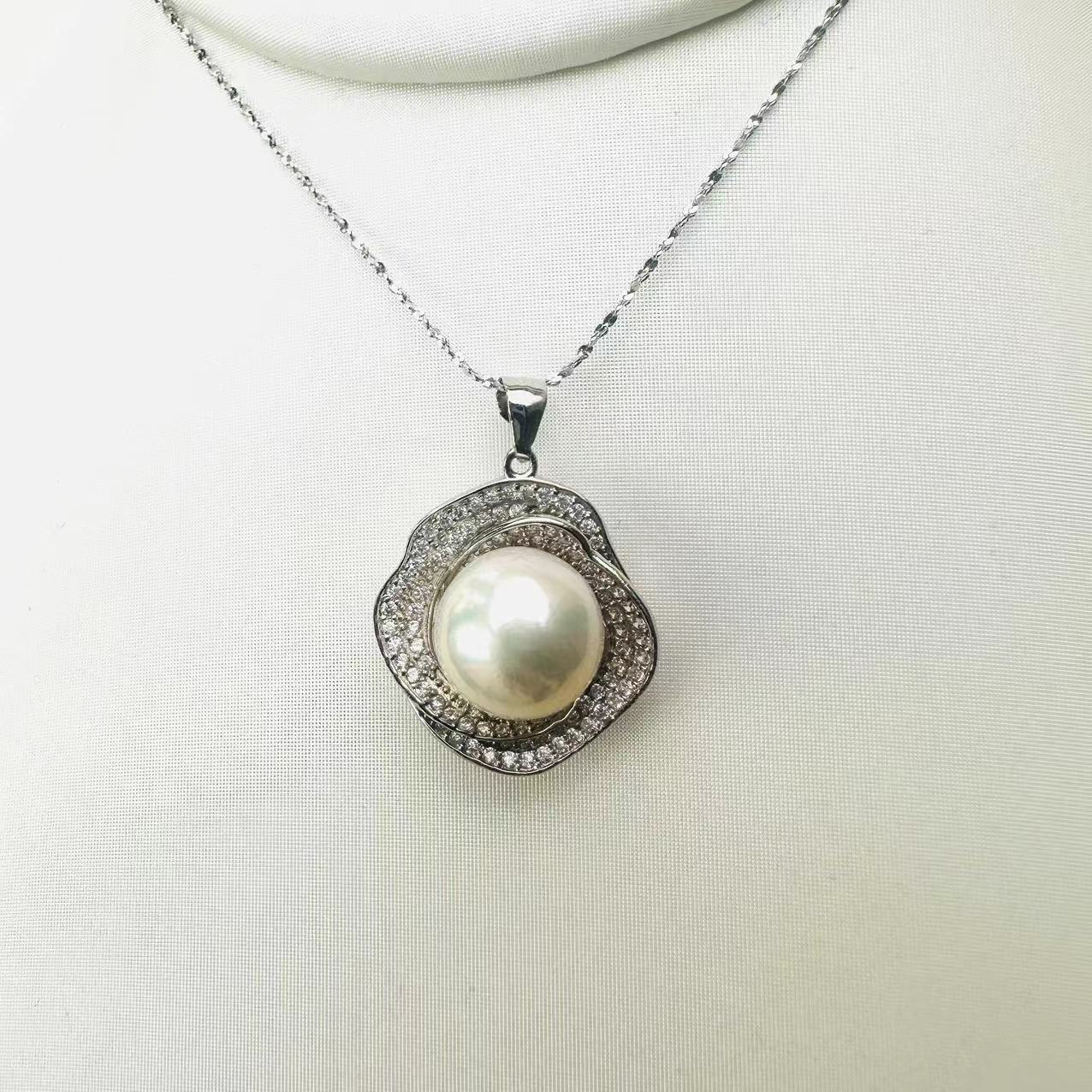 (N24) 925 Silver Pearl Necklace$29
