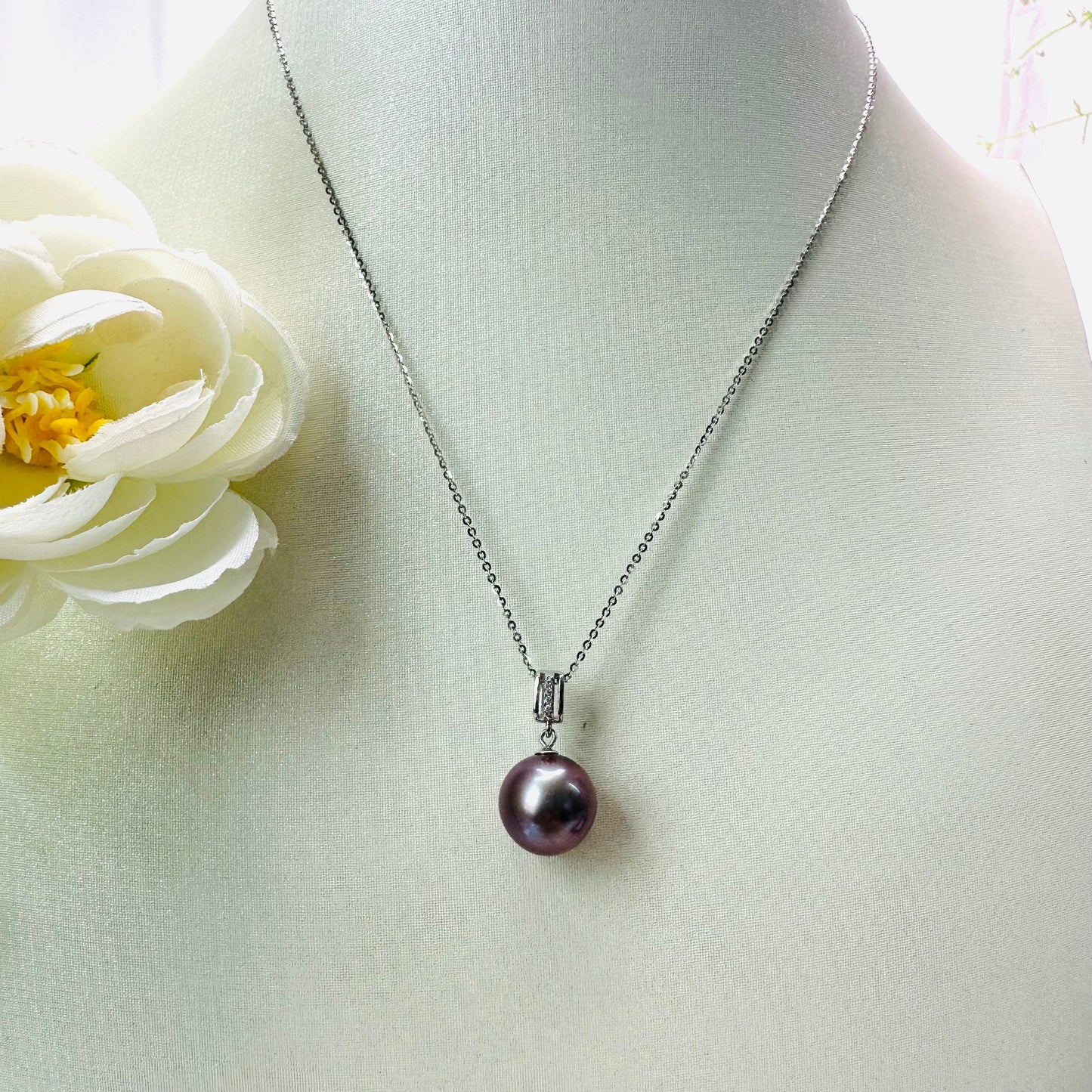 (N5) Pearl Necklace $65